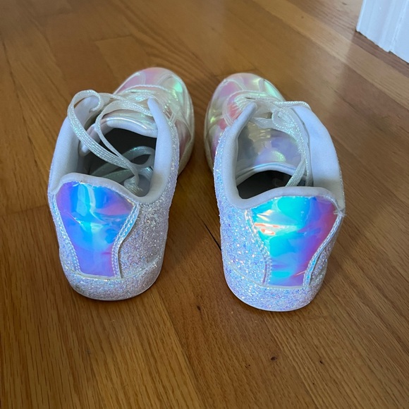 Liliana White Hologram Sneakers - Picture 6 of 15